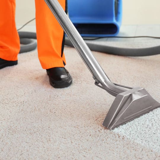 The Pros And Cons Of Professional Cleaning Versus DIY Cleaning
