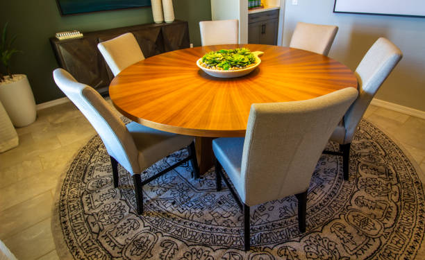Round dining table for 6