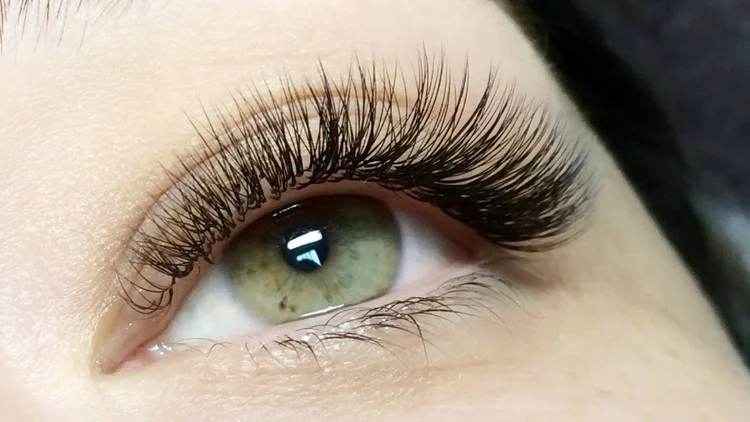 How Lash Extension Courses Help You Build a Client Base